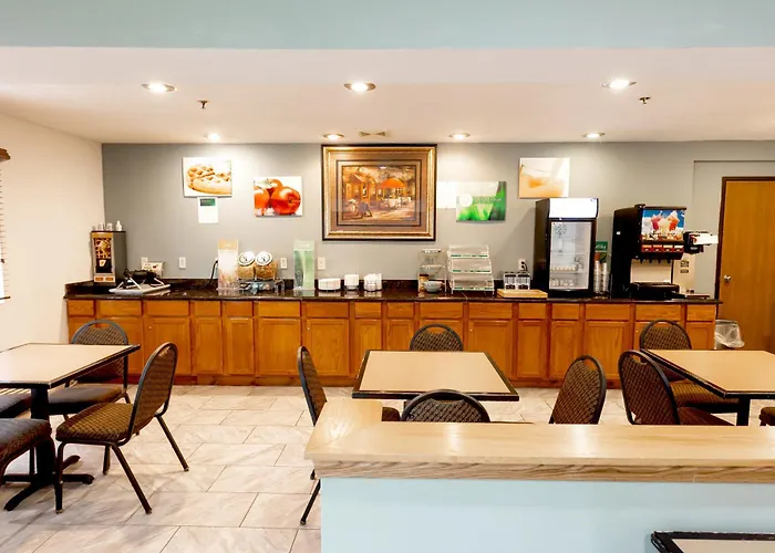 Quality Inn & Suites Marinette